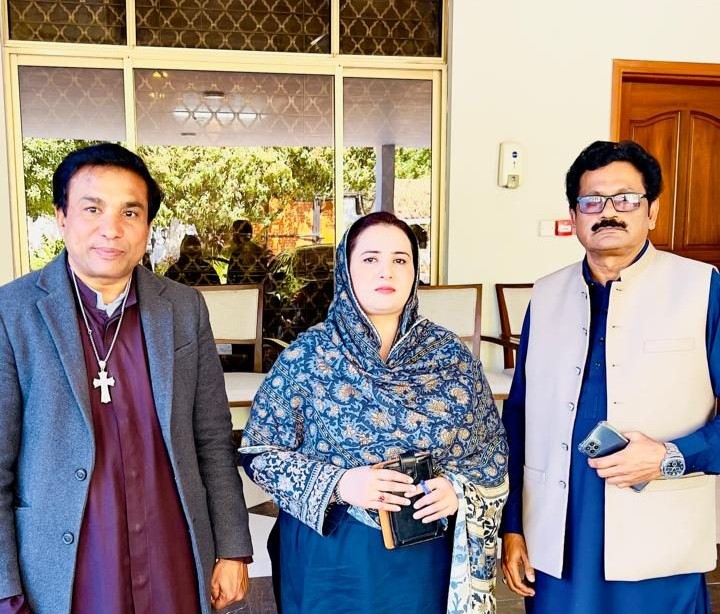 Official meeting with supporters